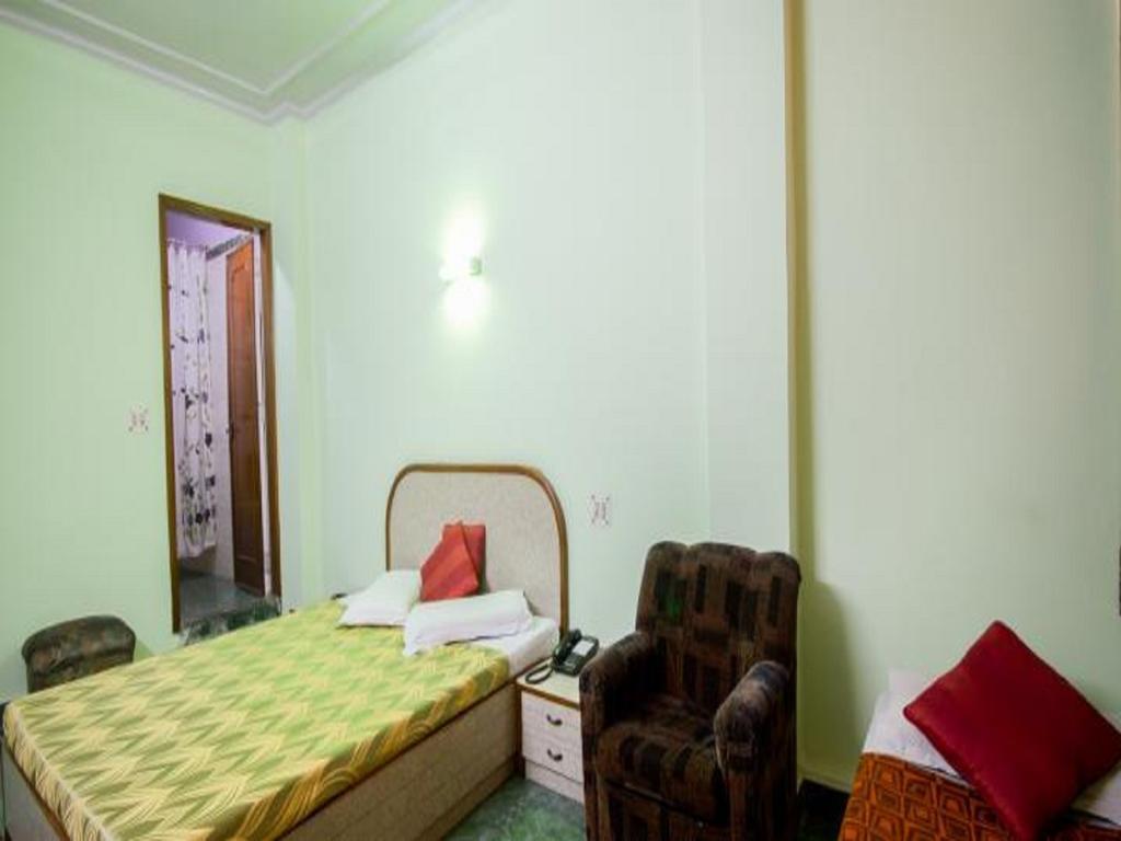 Hotel Woodland Deluxe Új-Delhi Kültér fotó