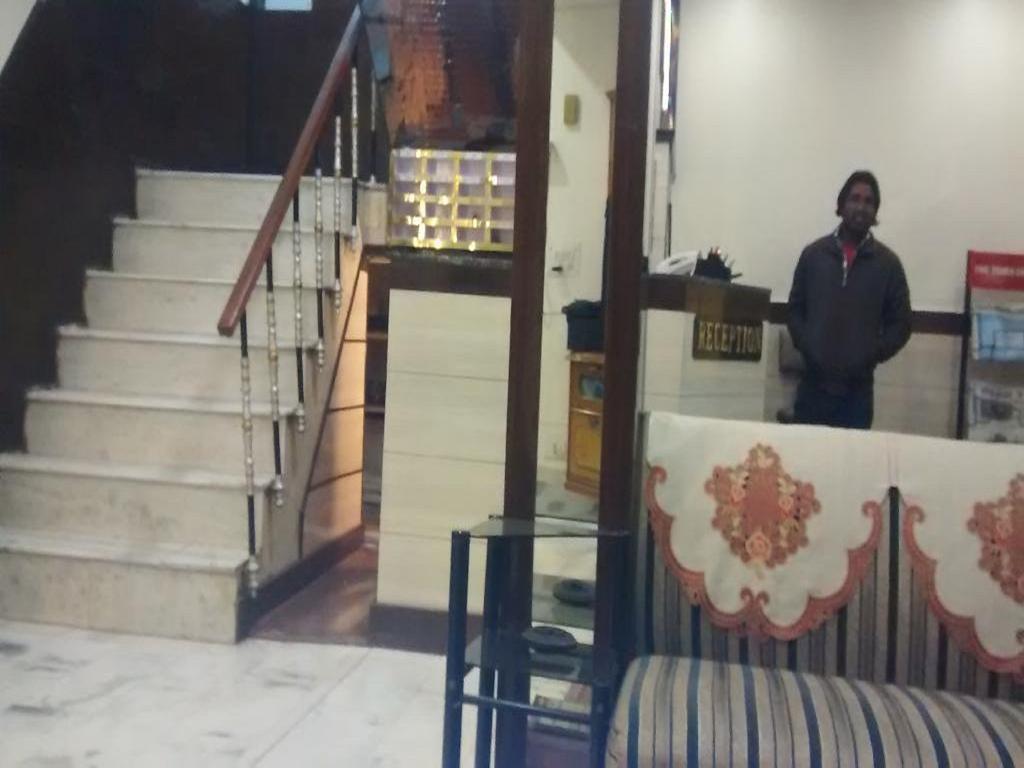 Hotel Woodland Deluxe Új-Delhi Kültér fotó