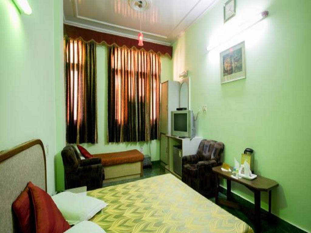 Hotel Woodland Deluxe Új-Delhi Kültér fotó