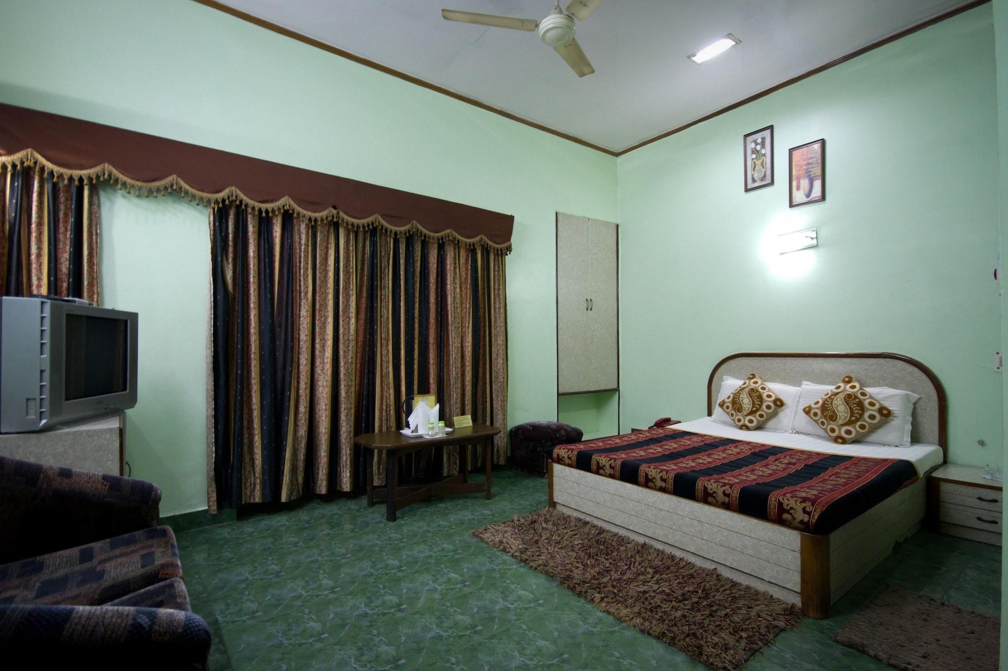 Hotel Woodland Deluxe Új-Delhi Kültér fotó