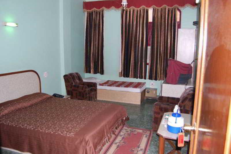 Hotel Woodland Deluxe Új-Delhi Kültér fotó