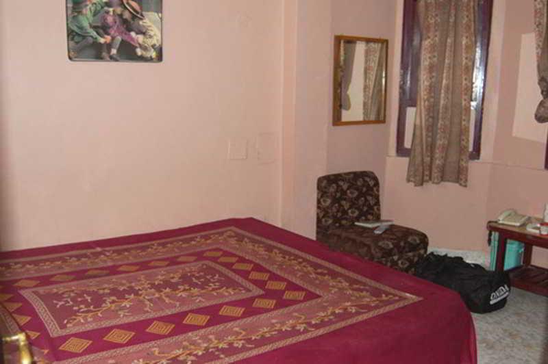 Hotel Woodland Deluxe Új-Delhi Kültér fotó