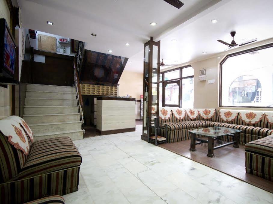 Hotel Woodland Deluxe Új-Delhi Kültér fotó